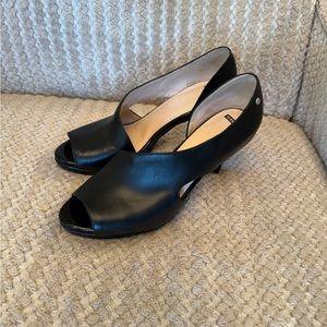 Revolution Pump peep toe super cute!! 🥰